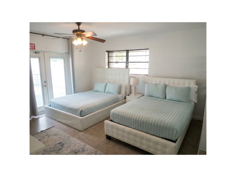 Queen and full beds with fresh new linen.