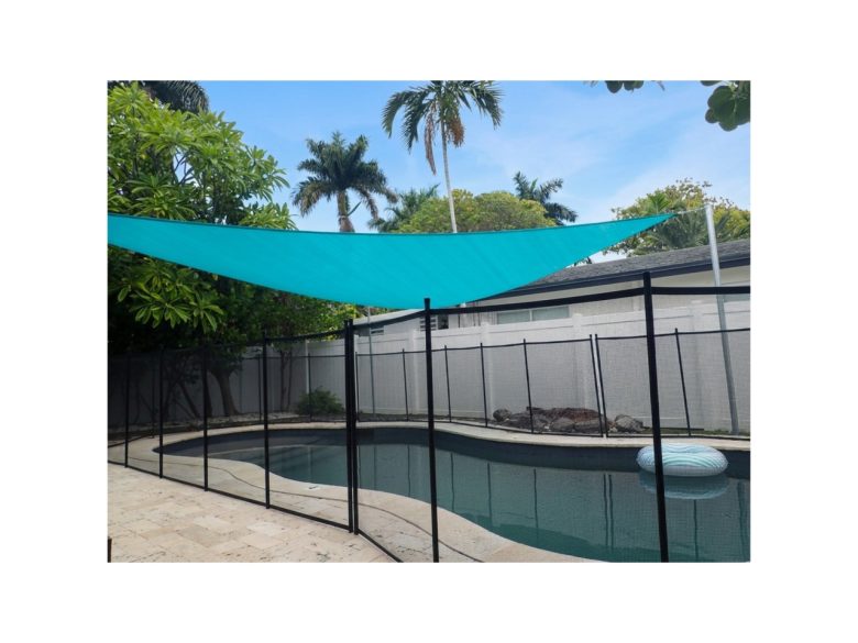 Safety fence around the pool. Can be removed if requested,.