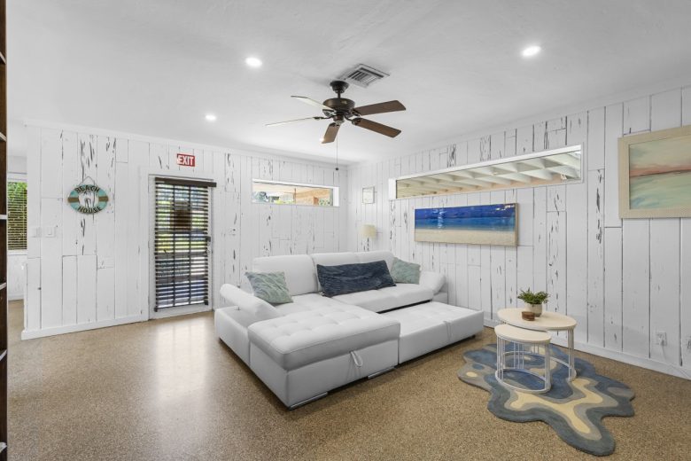 Living Room with Lounger and pull out sleeper